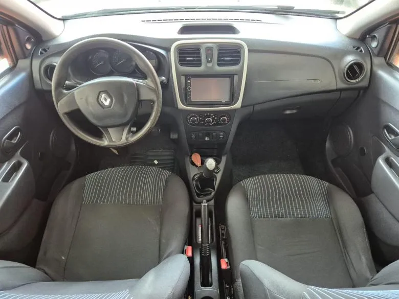 Renault - SANDERO AUTH 1.0