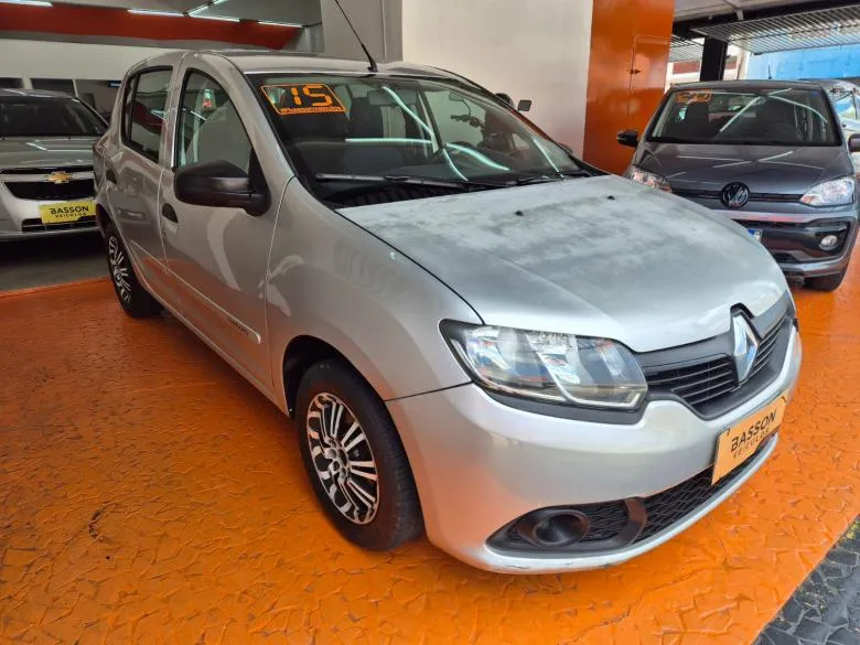 Renault - SANDERO AUTH 1.0